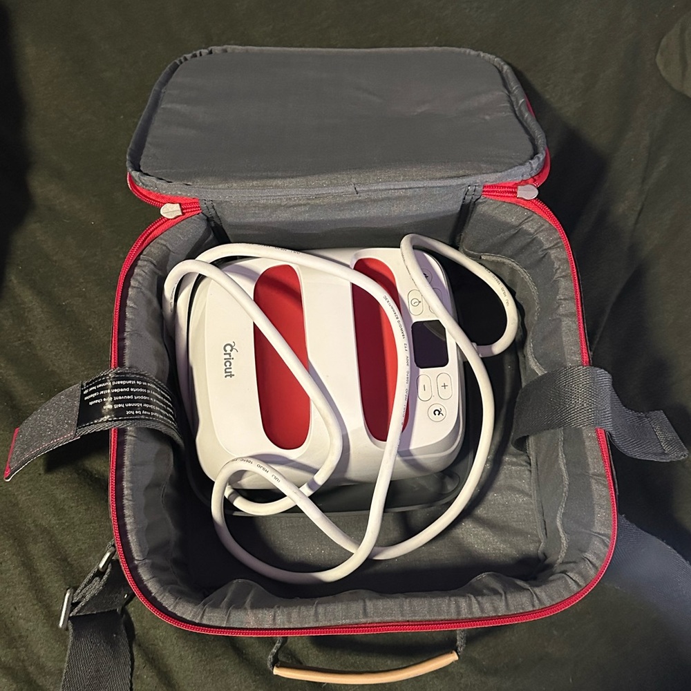 Cricut Easypress & Bag